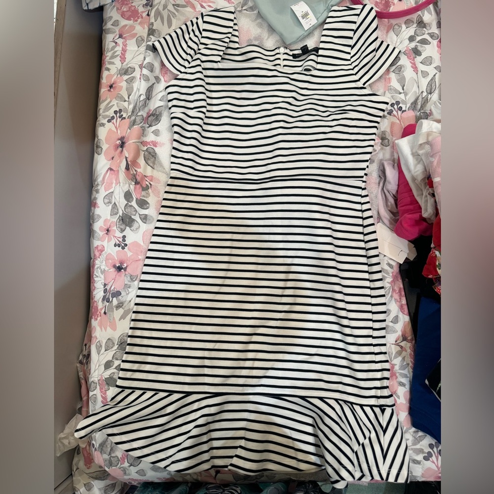 Banana Republic Knee length soft cotton striped dress NWT